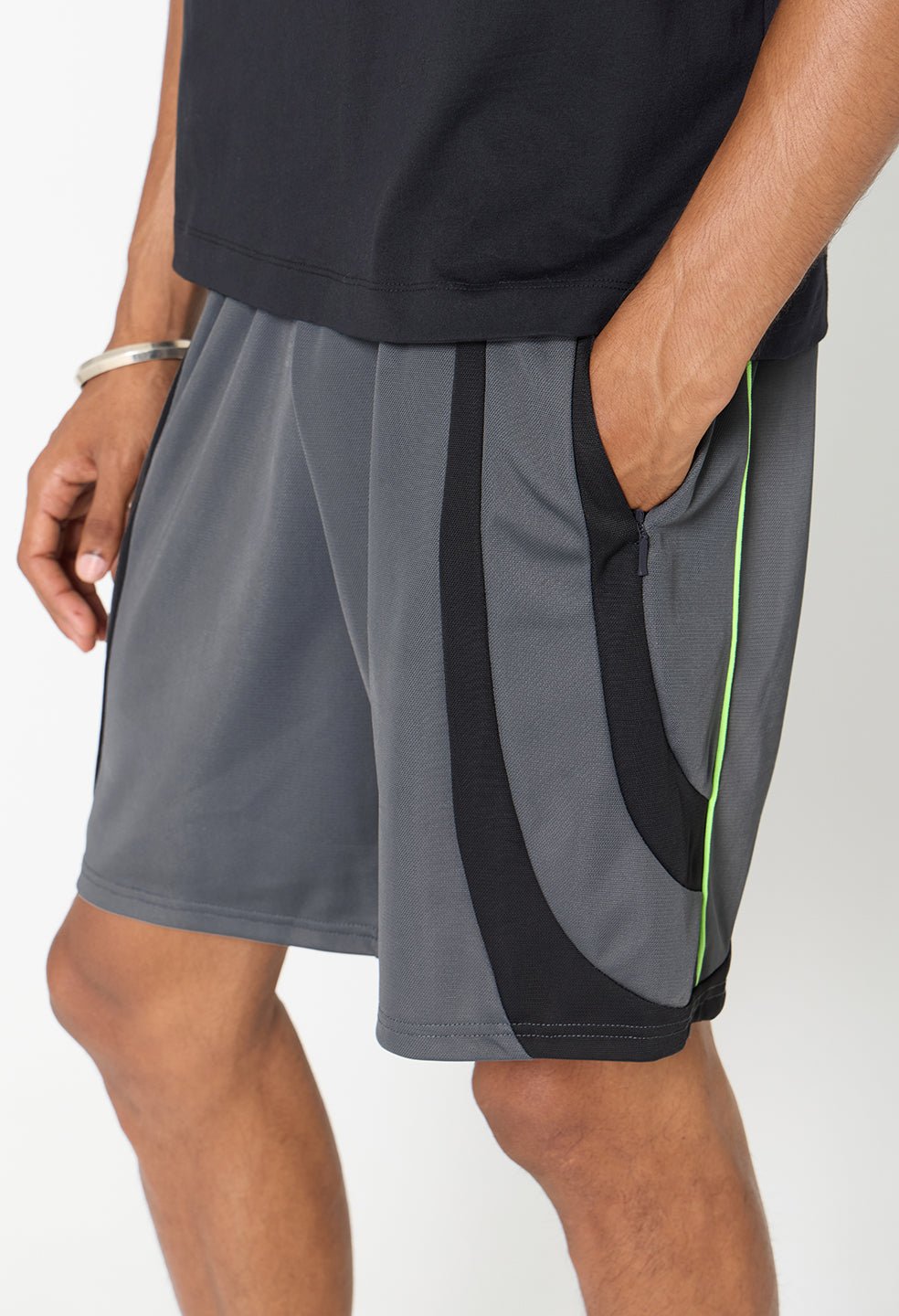 Tempo Short / Grey x Charcoal - Image 7