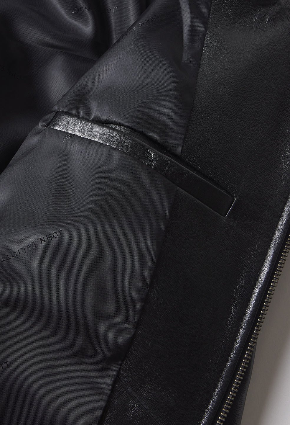 Leather Curson Bomber / Black - Image 8